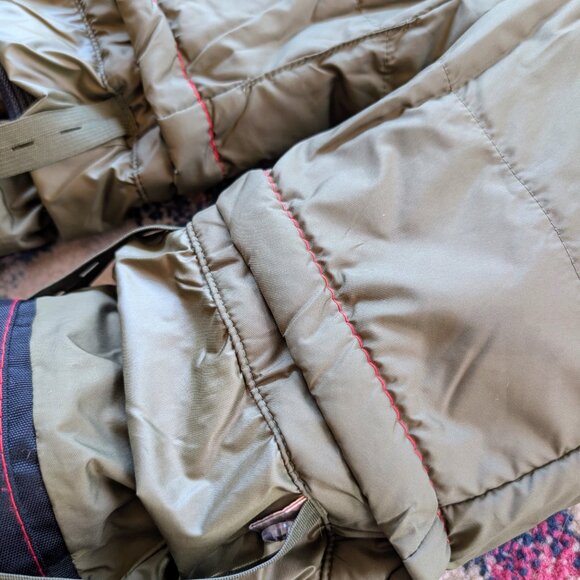 THE NORTH FACE | "Snowquest" Insulated Toddler Bib | Taupe Green Camo Print - Picture 9 of 11